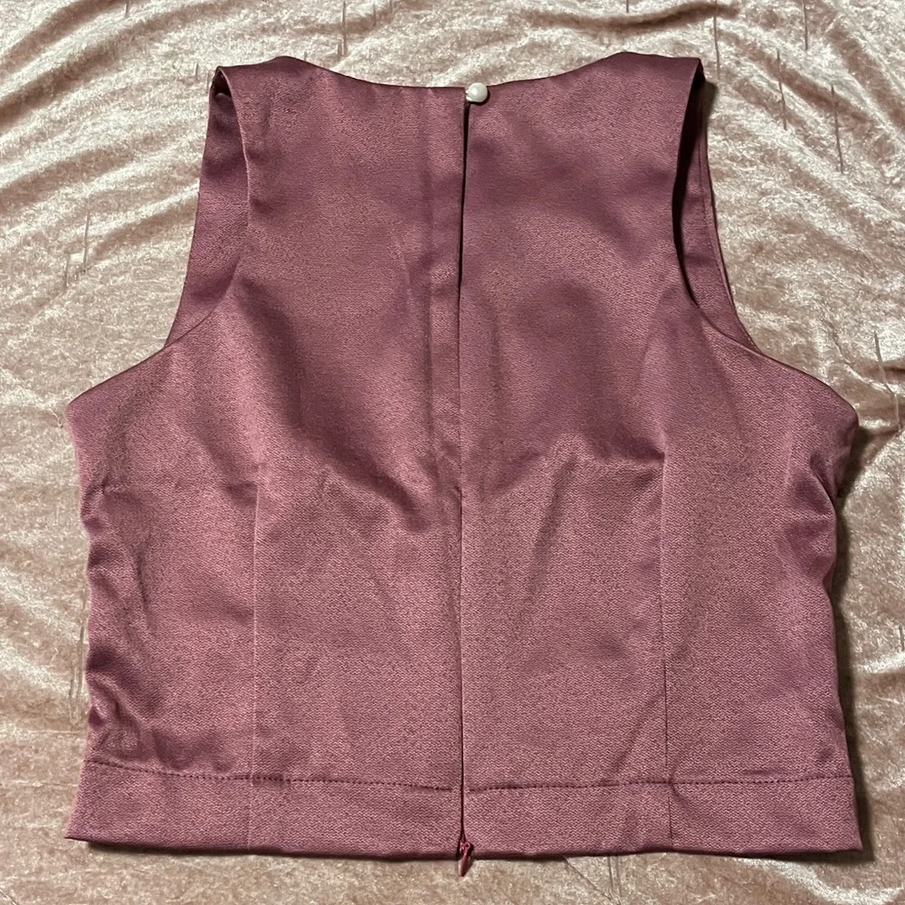 Chic Plum Sleeveless Crop Top - Picture 2 of 4